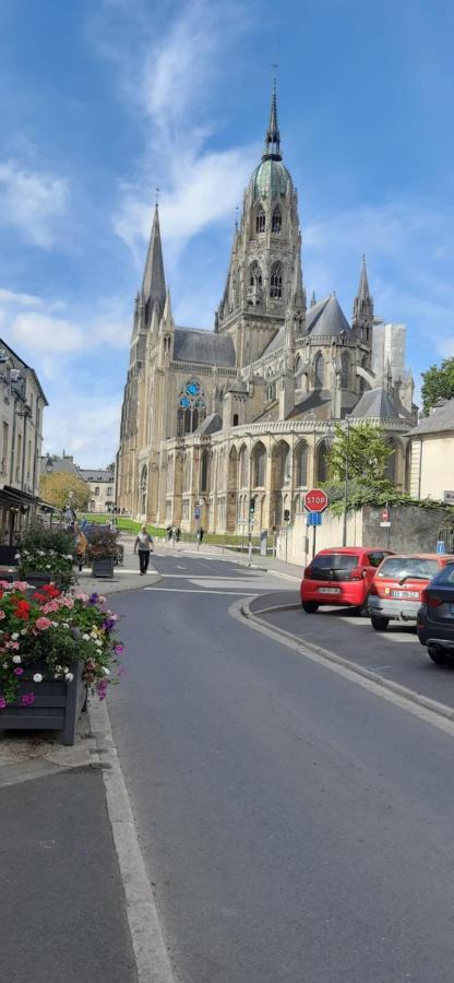 Le P'Tit Croissant Bayeux Exterior foto